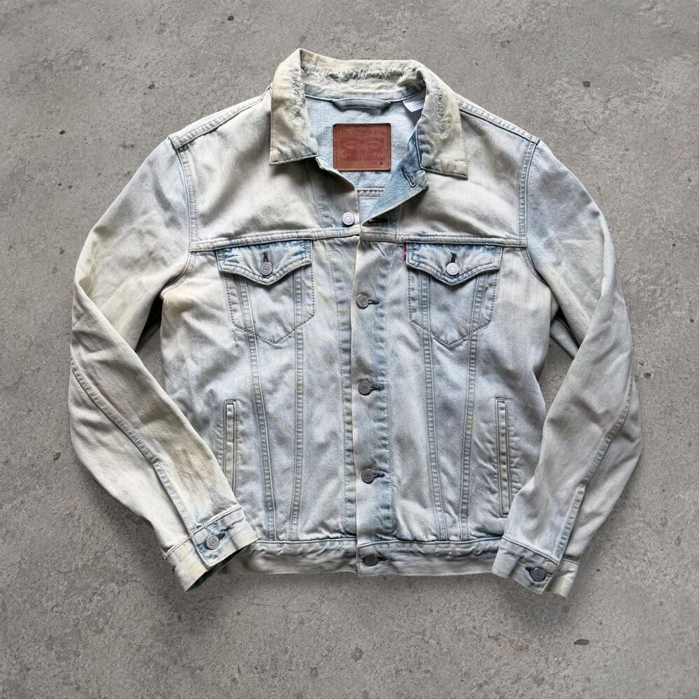Levi's Light Wash Denim Jacket Button Up Trucker Inside Pockets Mens Size Medium